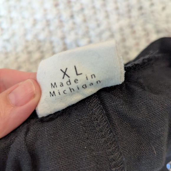 Conscious Clothing Linen Backyard Jumpsuit in Black size XL - Picture 5 of 9